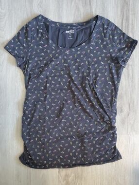 2/$20🌟 Size M - Black Floral Short Sleeve Tee Shirt - Old Navy Maternity